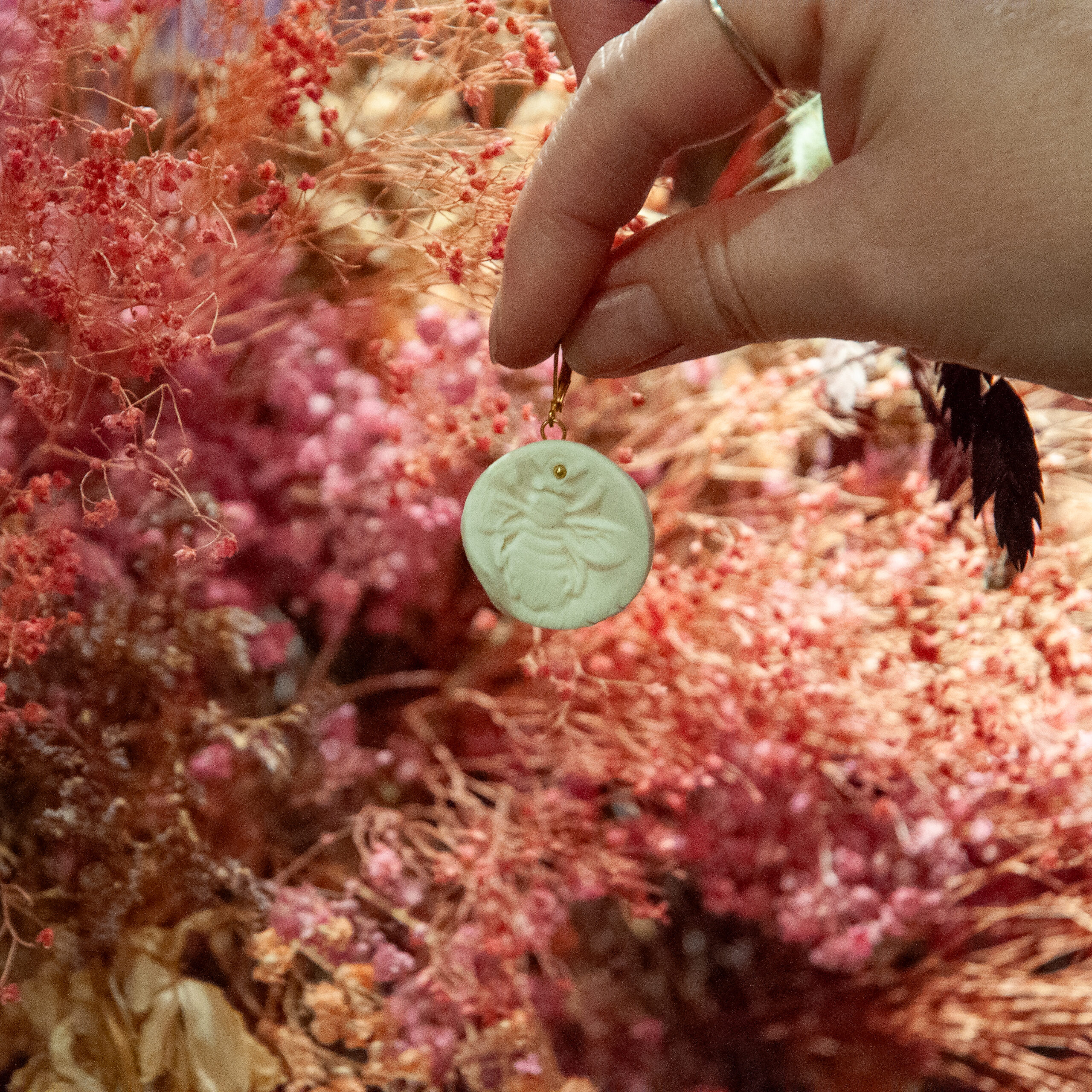 Boucles d&rsquo;oreilles empreinte abeille